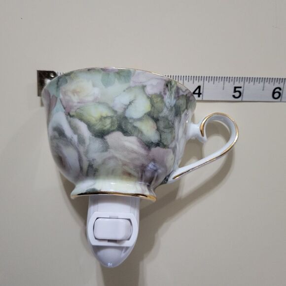 Vintage Porcelain Floral Teacup Nightlight - Picture 6 of 7